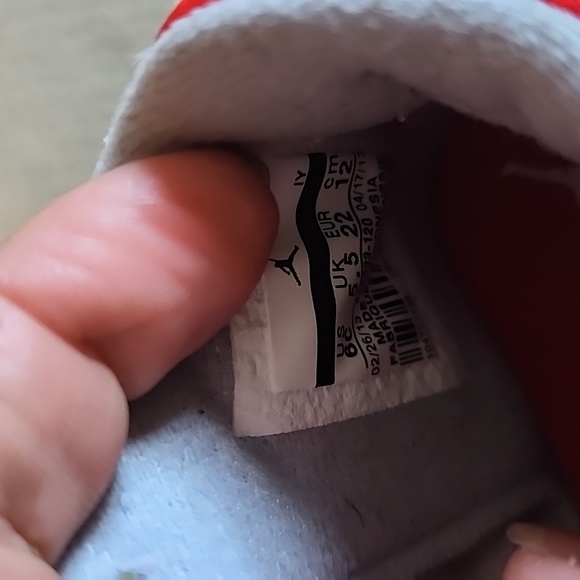 Jordan 3 Retro (TD)"White Fire Red" Sneakers(2013) - Picture 6 of 7